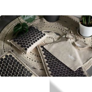 Mata do akupresury z kolcami Neo-Sport szaro-czarna